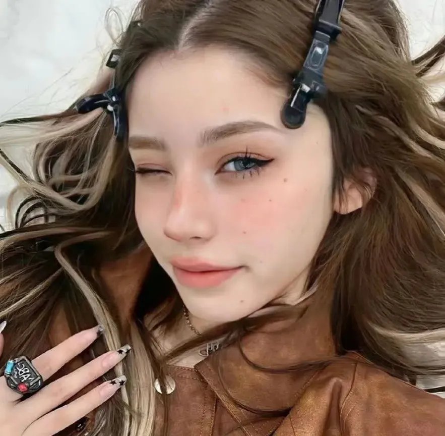 爱丽丝与藏六